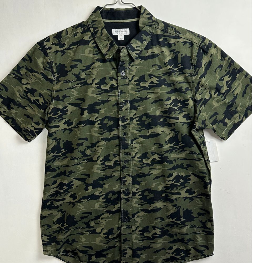 Sun + Stone Men's Button Down Shirt Camflouge Print Medium